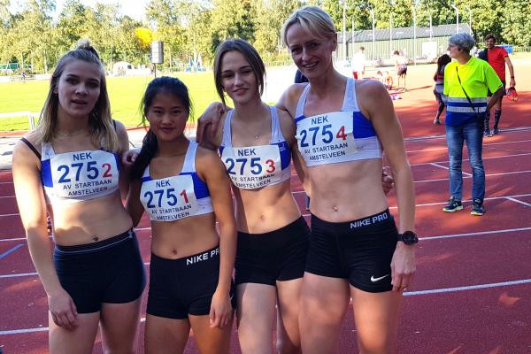 4x400m Team Vrouwen vlnr Hannah Cranen, Emmelijn van Eldik, Nicole Dahmen, Julia Dahmen
