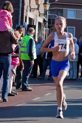 Kirsten Peeters aan de leiding bij de meisjes