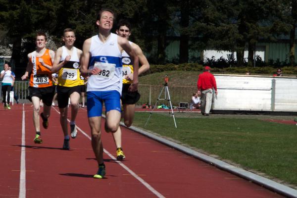 Guus wint de 800m